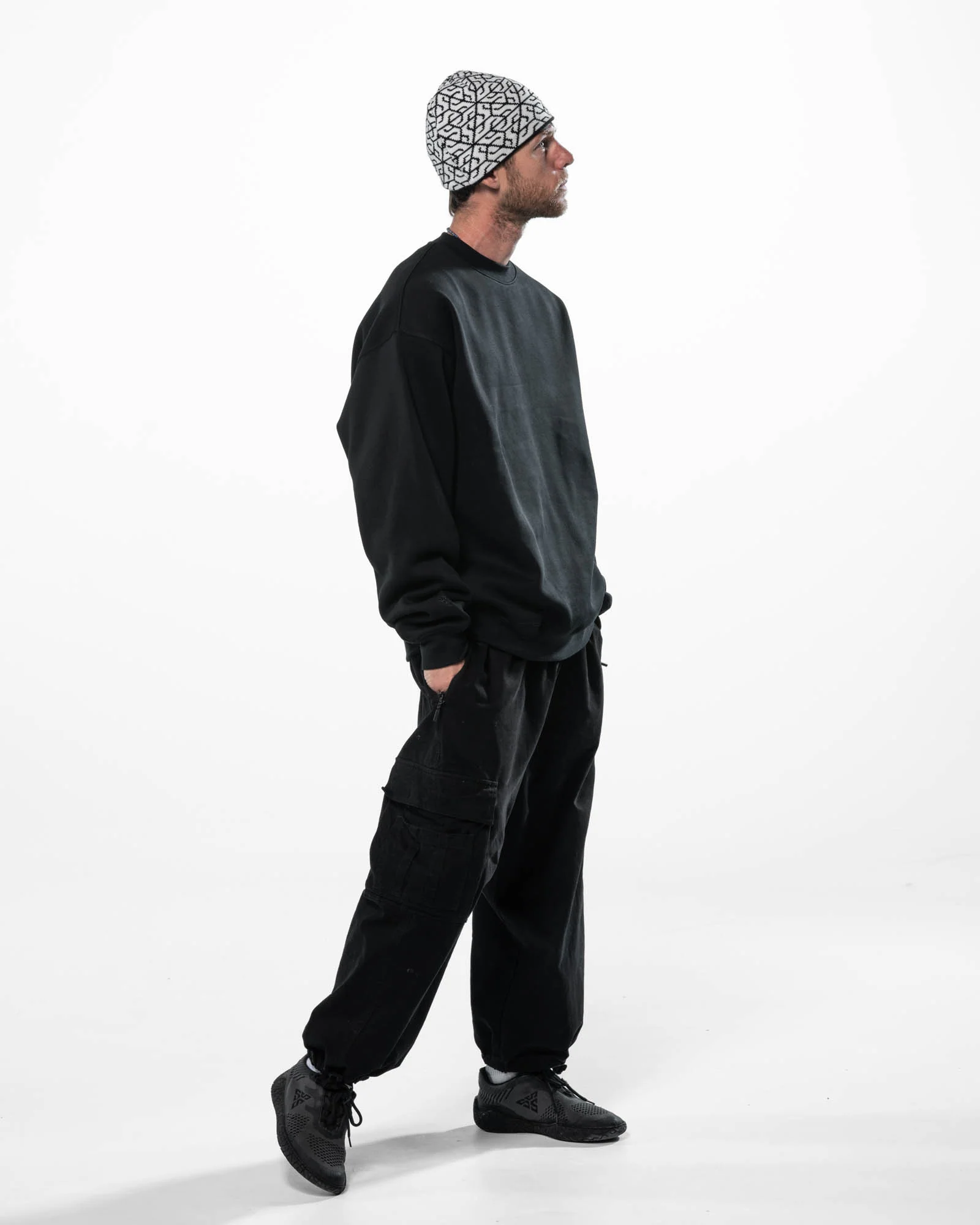 STANDARD CREWNECK - Image 8